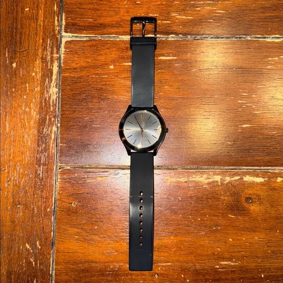 Black on Black Michael Kors Watch - Picture 7 of 9
